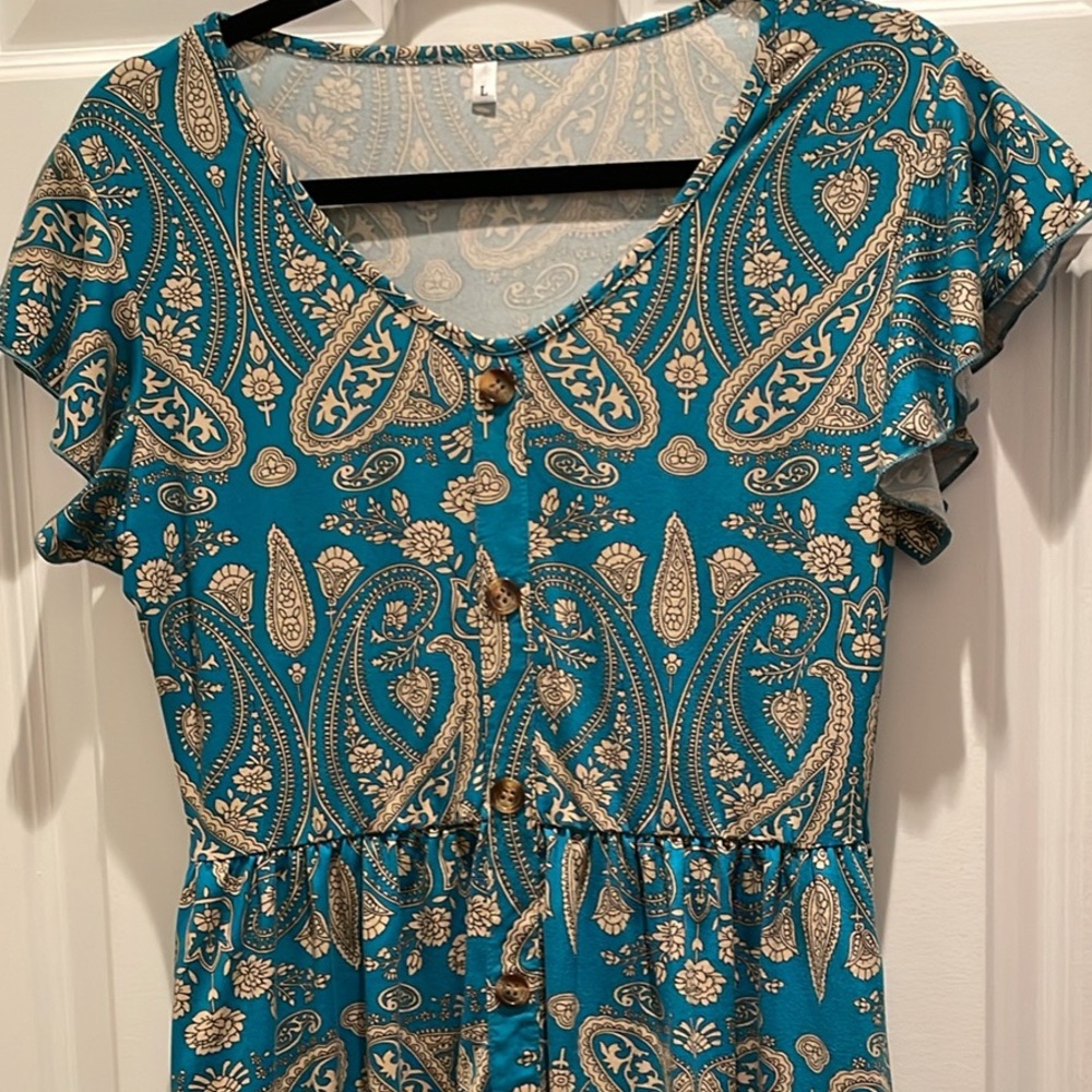 Summer dress scoop neck with pockets size Large